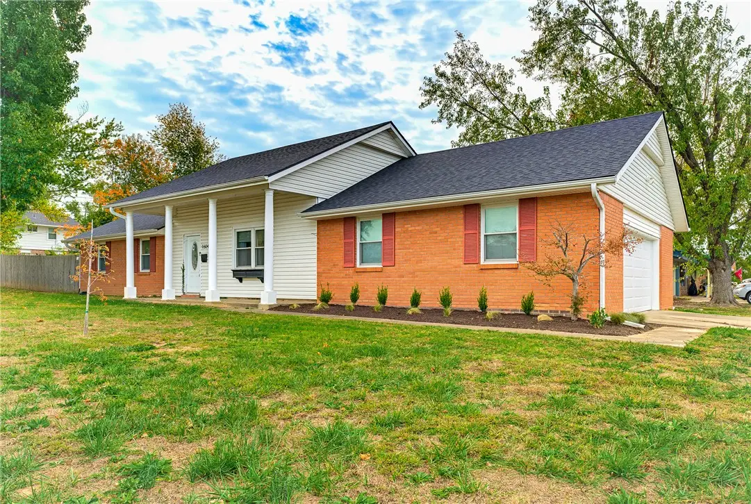 1604 W Oak Street, Rogers, AR 72758 - #1