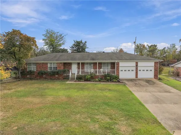 300 Date Street, Russellville, AR 72802