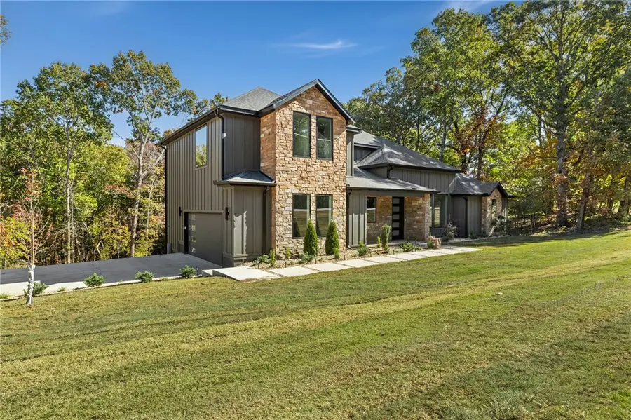 123 Trafalgar Road, Bella Vista, AR 72714 - #3