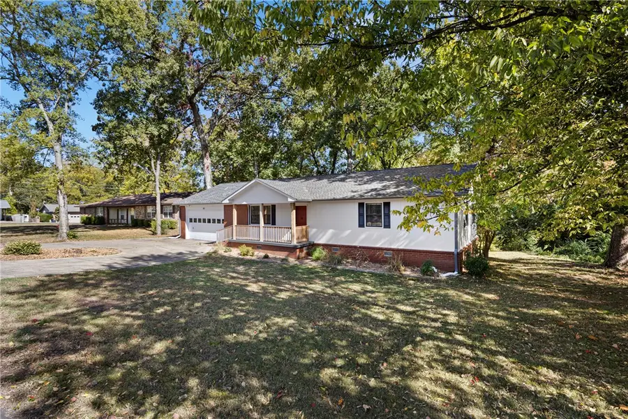 303 S Waco Avenue, Russellville, AR 72801 - #2
