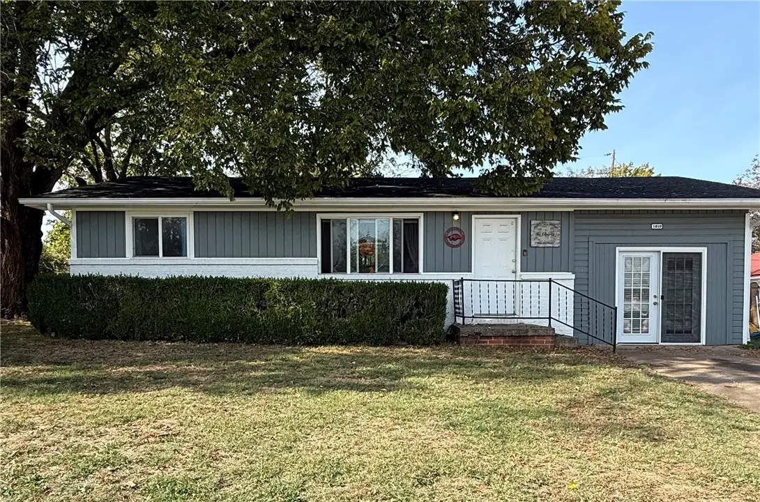 1010 N Virginia Street, Springdale, AR 72764 - #1