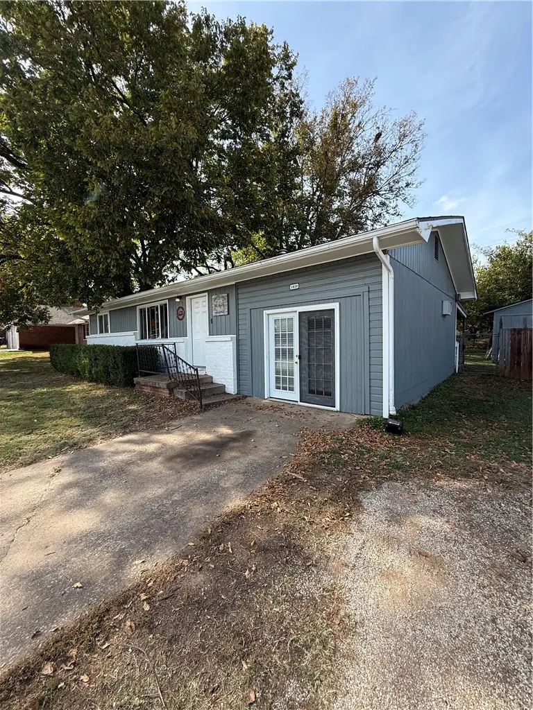 1010 N Virginia Street, Springdale, AR 72764 - #2