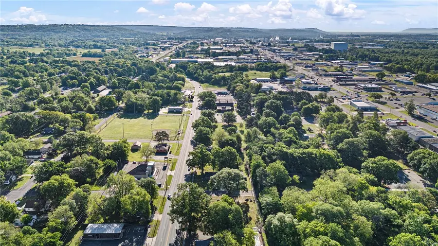 724 E Parkway Drive, Russellville, AR 72801 - Image #3