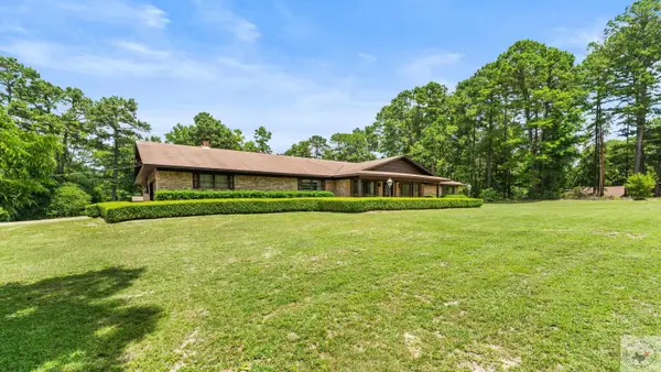 2115 E Pinecrest Dr., Atlanta, TX 75551