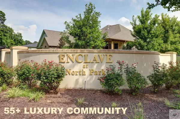 2 Enclave Cir., Texarkana, TX 75503