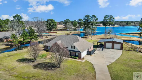 437 Beaver Lake Dr, Texarkana, TX 75501