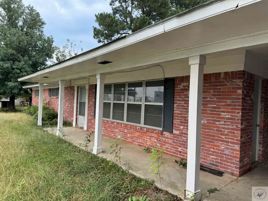 1303 Virginia Dr, Atlanta, TX 75551 - Image #3