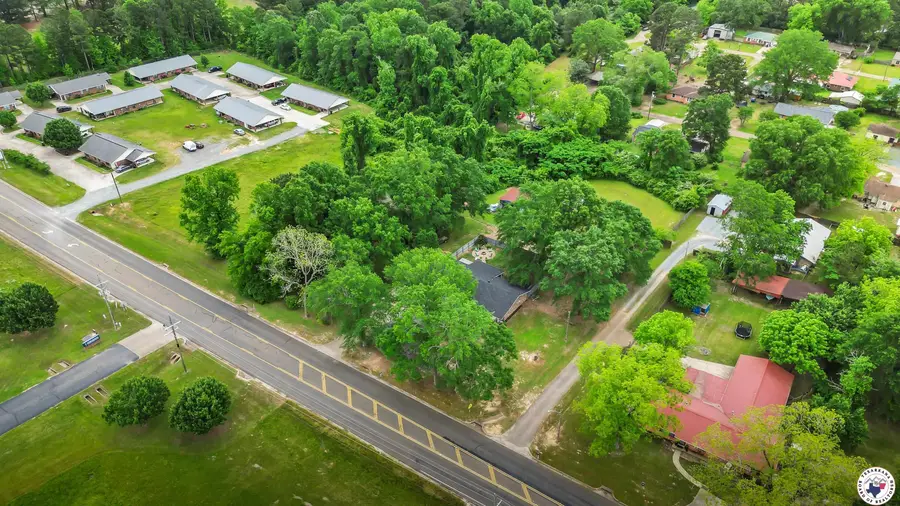 704 Lindsey Ln, Atlanta, TX 75551 - Image #2