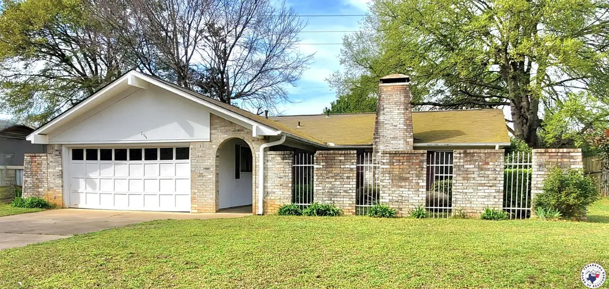 206 Pine Forest St., Wake Village, TX 75501 - Image #1