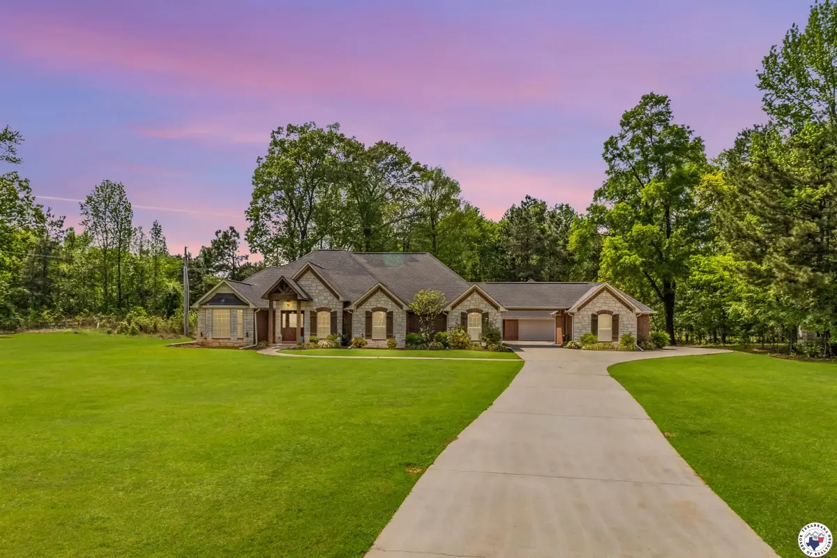 10 Weatherby Dr, Hooks, TX 75561 - Image #1