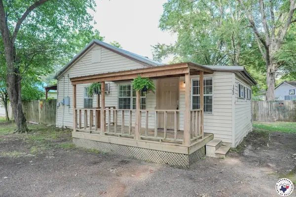 122 Arnold Ln, Hooks, TX 75561