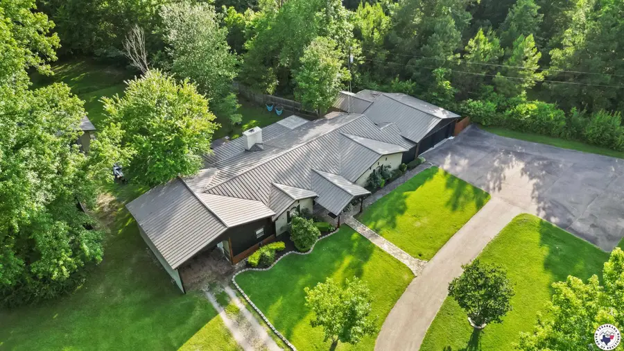 525 Longhorn Rd, Maud, TX 75567 - Image #2