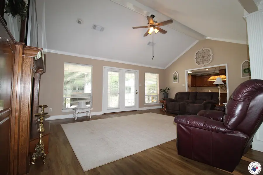 138 Weatherby Dr, Hooks, TX 75561 - Image #3