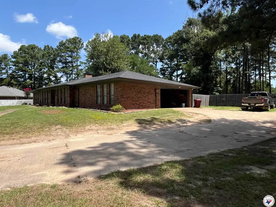 203 Woodland Lake Dr, Atlanta, TX 75551 - Image #3