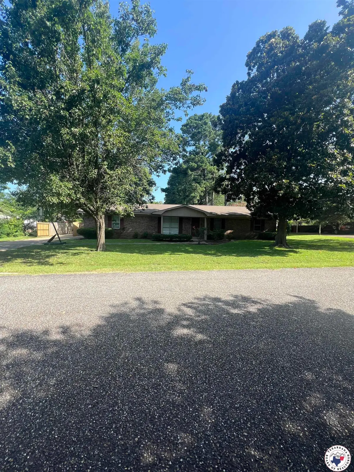 306 Hummingbird Tr, Atlanta, TX 75551 - Image #1