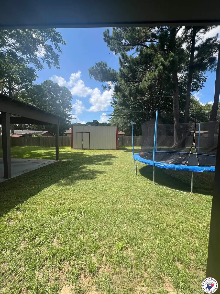 306 Hummingbird Tr, Atlanta, TX 75551 - Image #2