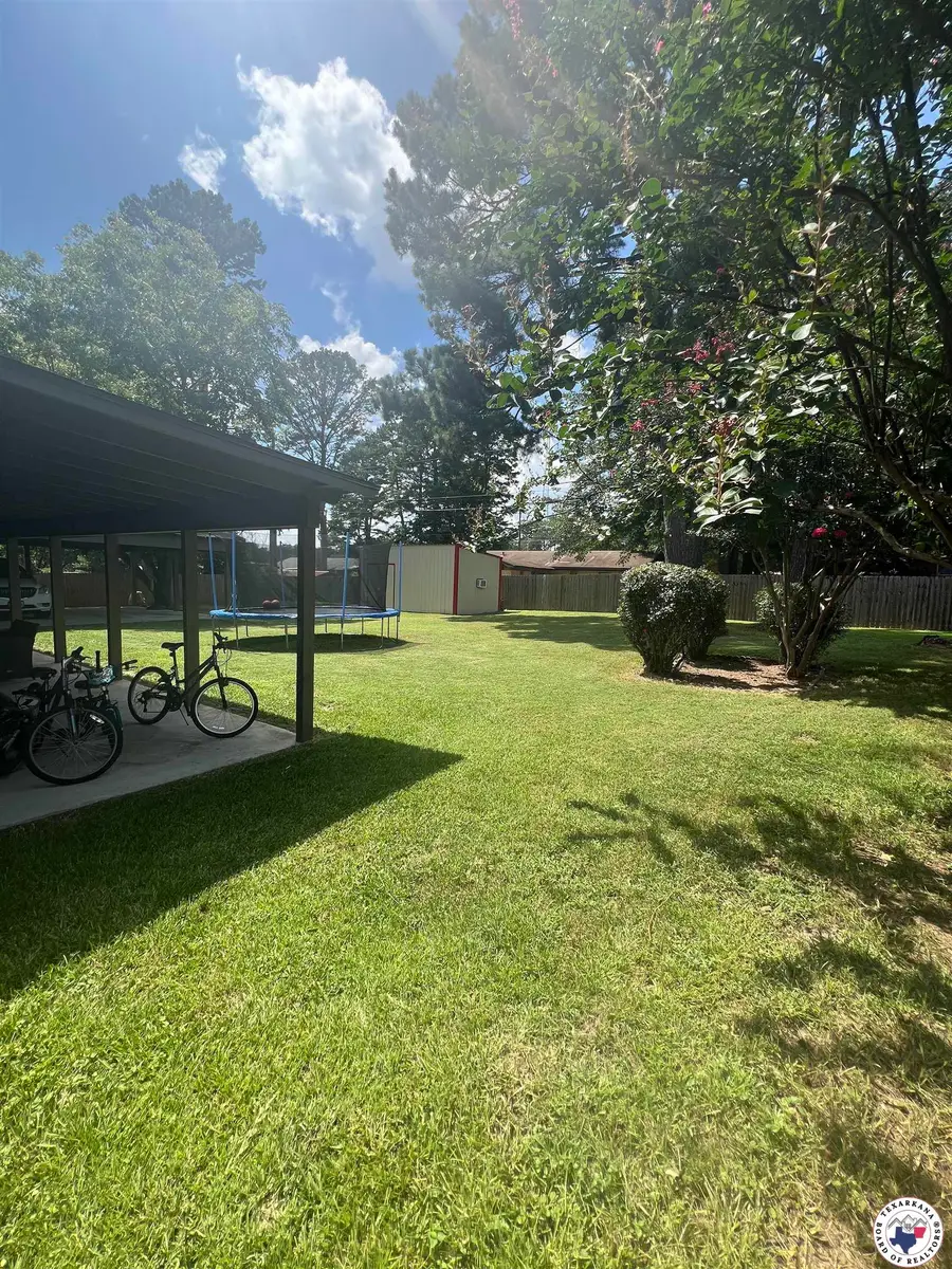 306 Hummingbird Tr, Atlanta, TX 75551 - Image #3