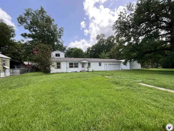 308 E Douglas St, Jefferson, TX 75657