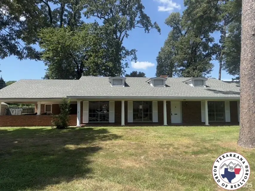 108 Wildwood Dr, Texarkana, TX 75501 - Image #1