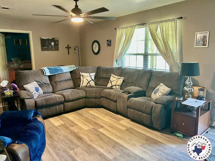 1102 Second St., Queen City, TX 75572 - Image #2