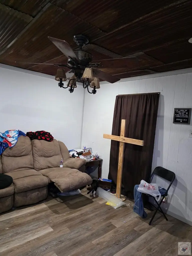 107 Garden Road, Hooks, TX 75561 - #3