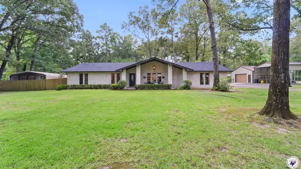 8 Wild Oak Cir, Texarkana, TX 75503