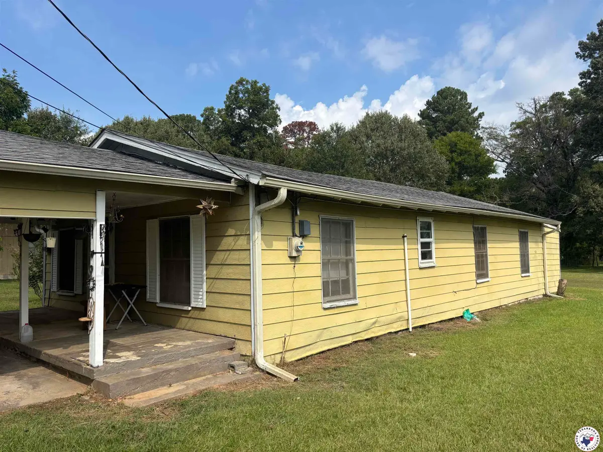 306 Doris St., Queen City, TX 75572 - #1