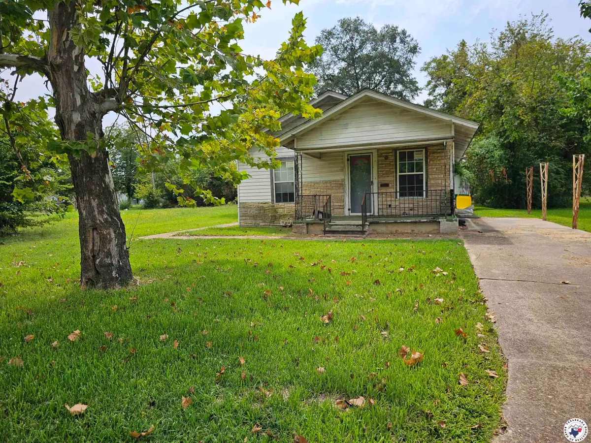 2105 W 9th St, Texarkana, TX 75501 - Image #1