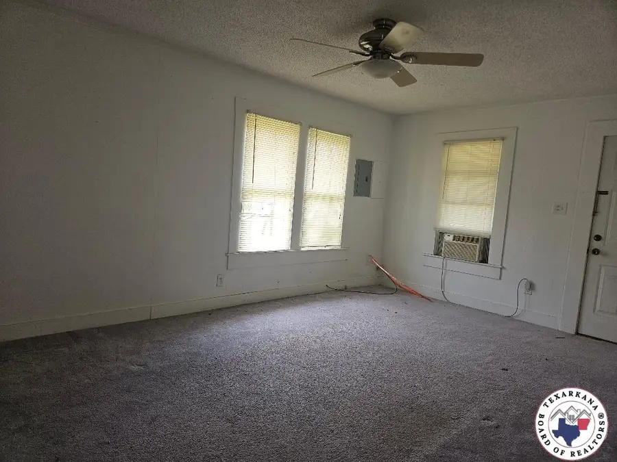 701 1/2 Holly St, Atlanta, TX 75551 - Image #2