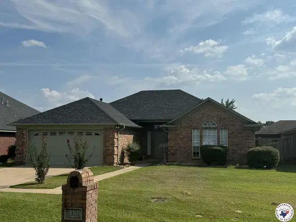 1302 Arnold Ln, Texarkana, TX 75503