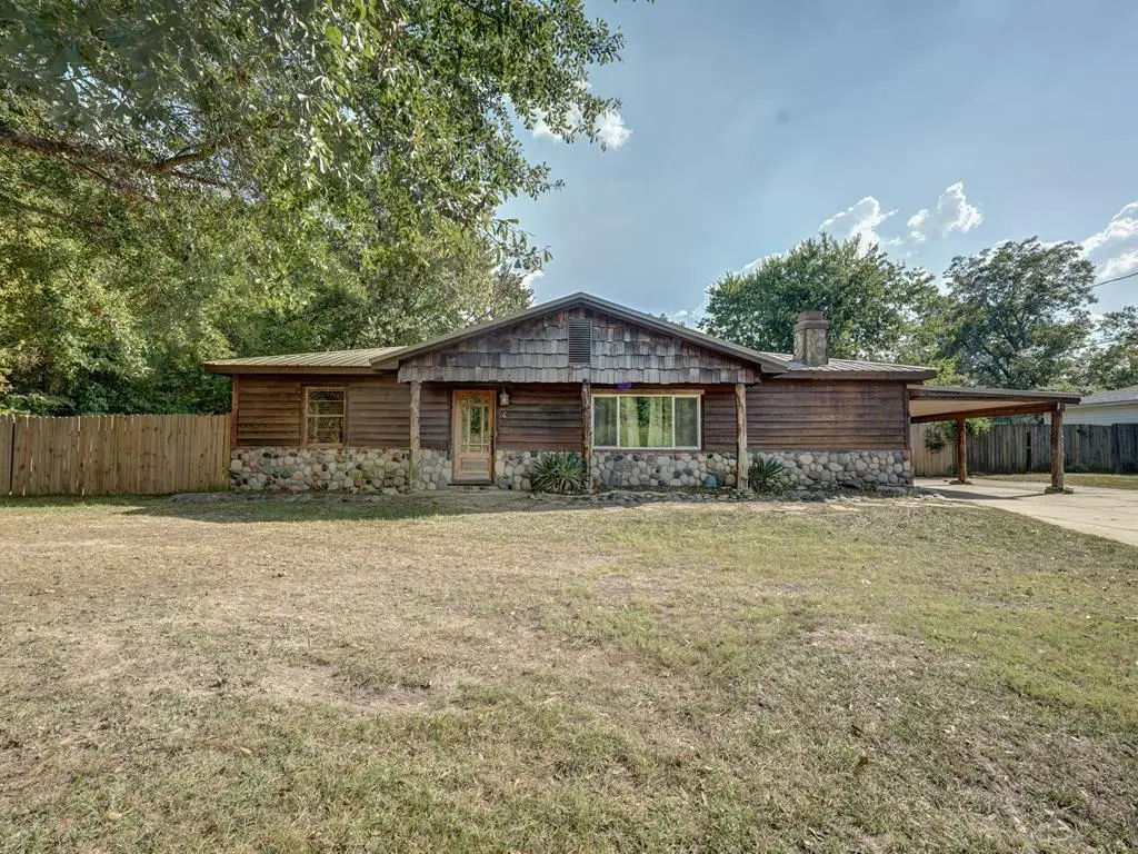 6 E Avenue E, Hooks, TX 75561 - Image #1