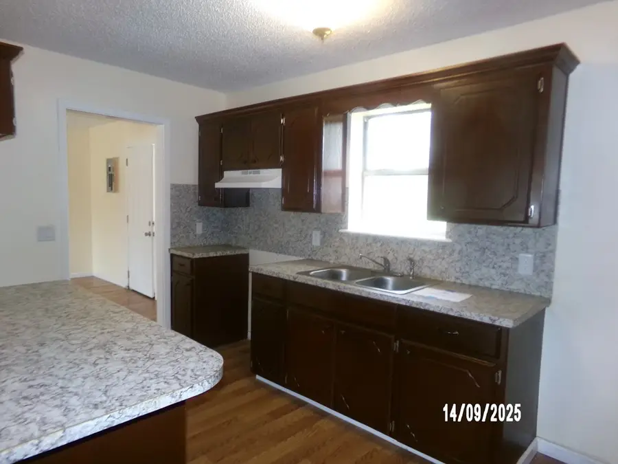 209 Clermont Dr, Nashville, AR 71852 - Image #2