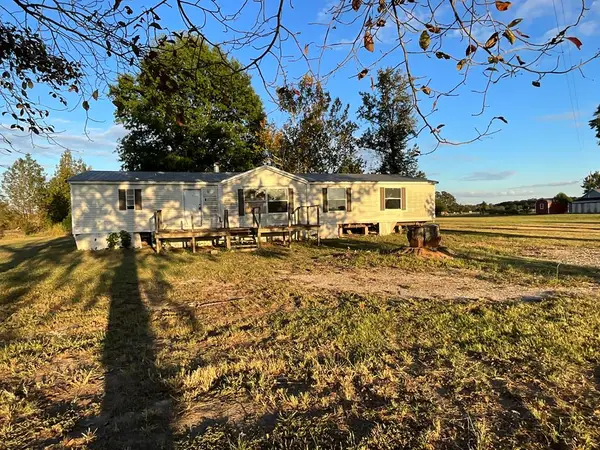 870 County Rd 4201, DeKalb, TX 75559