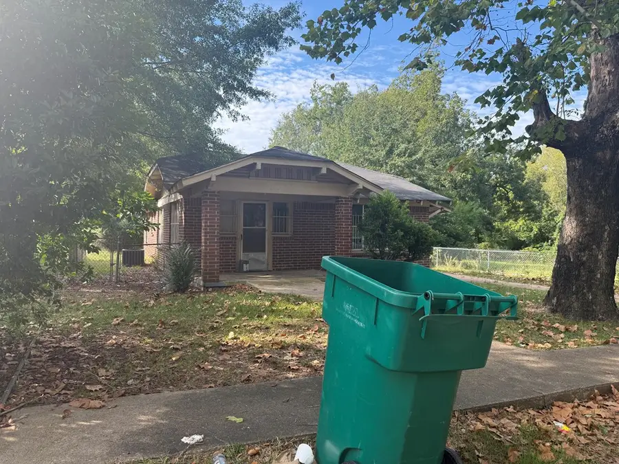 2215 West 18th St, Texarkana, TX 75501 - Image #2