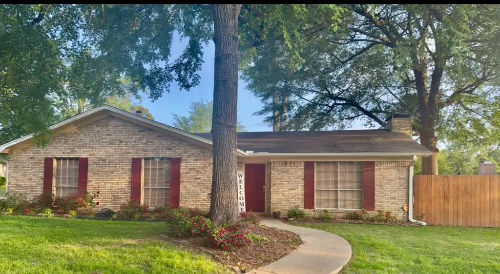 201 Pine Forest, Wake Village, TX 75501 - Image #1