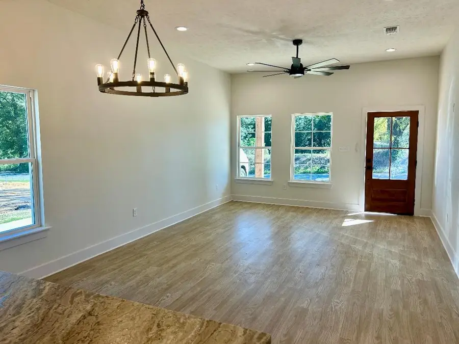 605 Baker St, Atlanta, TX 75551 - Image #3