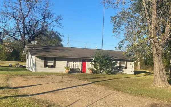 251 Marbut, Hooks, TX 75561