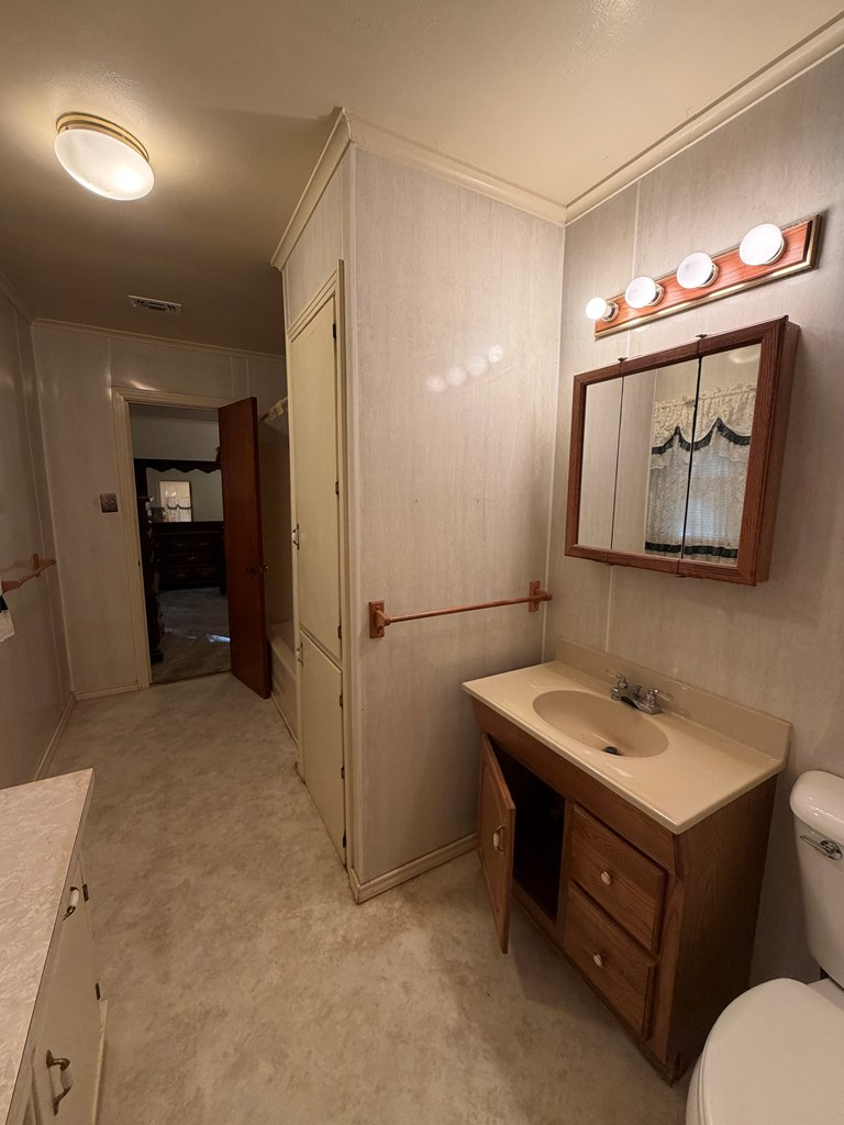 1400 N Main St, Linden, TX 75563 - #3