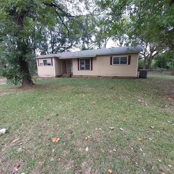 318 N Frost, New Boston, TX 75570