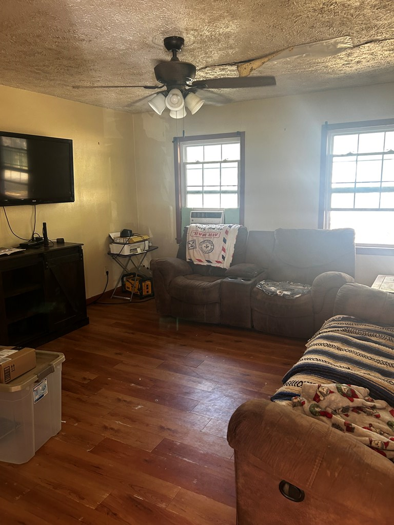 109 E 7th Street, Hooks, TX 75561 - Image #2