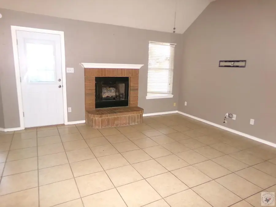 61 Green Oak Circle, Nash, TX 75569 - Image #2