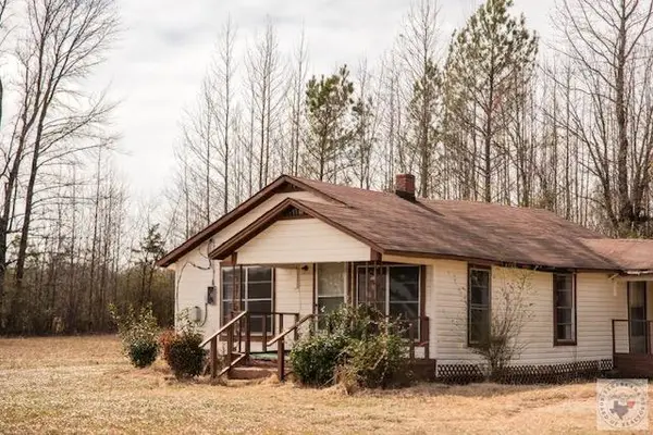 995 Barkman Creek, Hooks, TX 75561