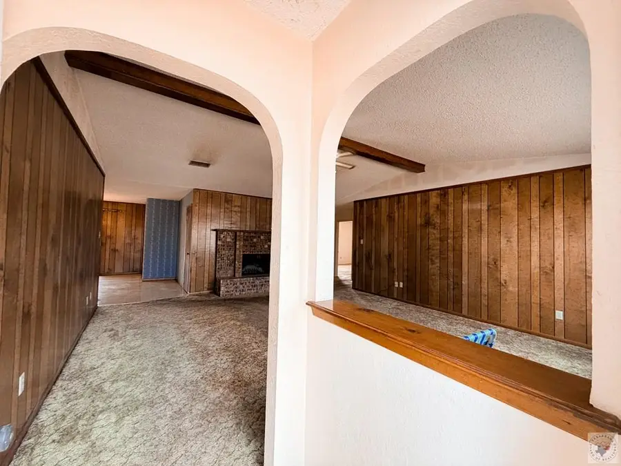 444 E Greenfield Dr, Wake Village, TX 75501 - #2