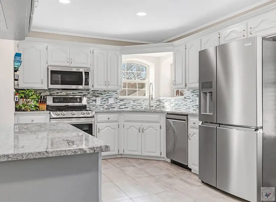 208 Trailwood Ln, Wake Village, TX 75501 - #3