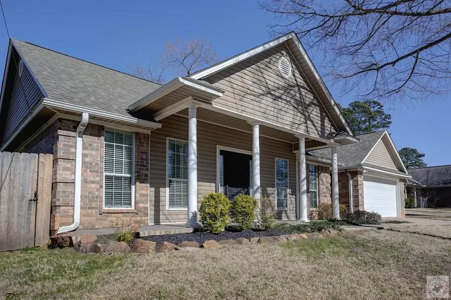 517 Northwest Dr, Wake Village, TX 75501 - #3