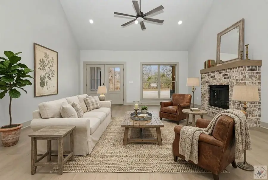 1013 SW Front St, New Boston, TX 75570 - #2