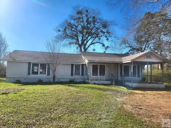 805 Second St., Queen City, TX 75572