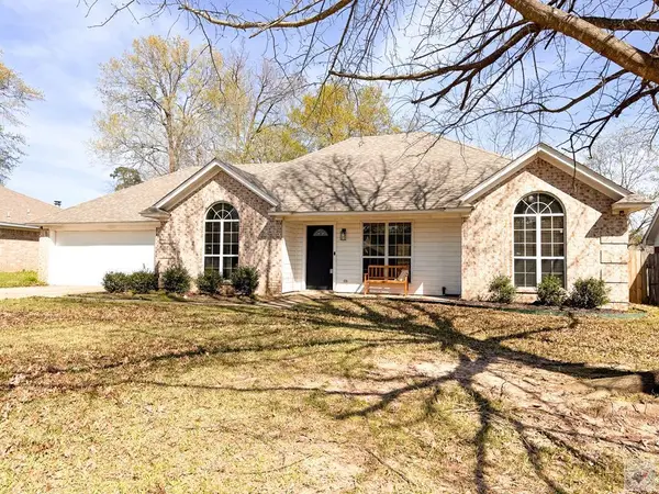 65 Green Oak Cir, Nash, TX 75569