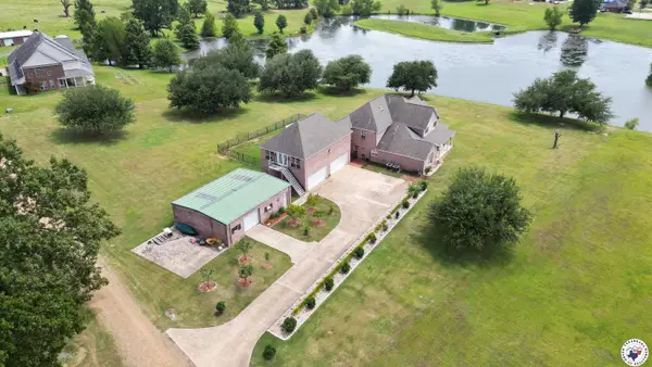 11 Tyler Ln, Hooks, TX 75561