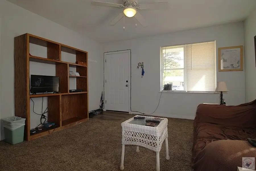 117 E Ave H, Hooks, TX 75561 - #3